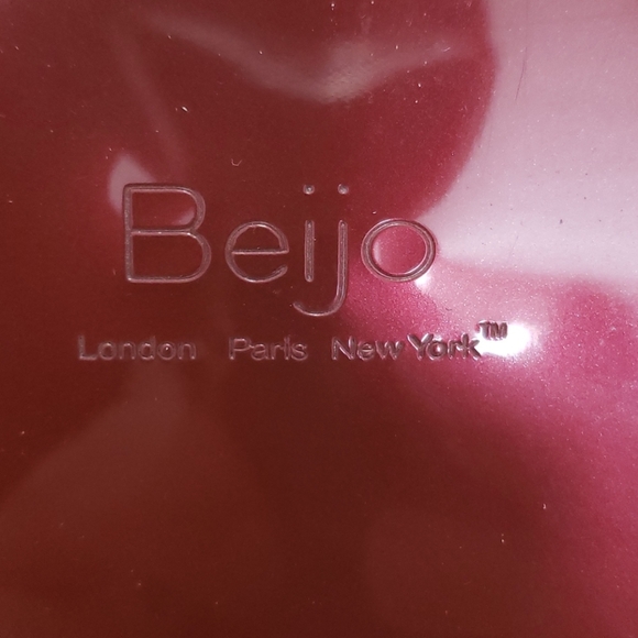 Red Beijo purse - Picture 2 of 8